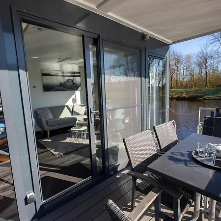 بيت للعطل Hausboot 